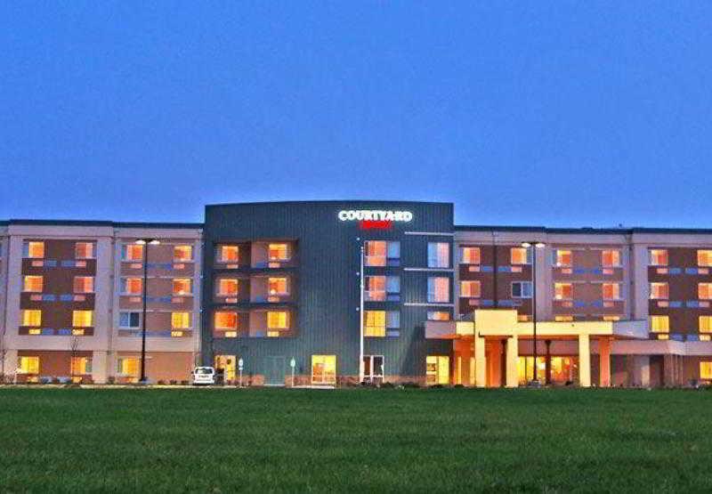 Courtyard Milwaukee Airport Hotel Exterior foto