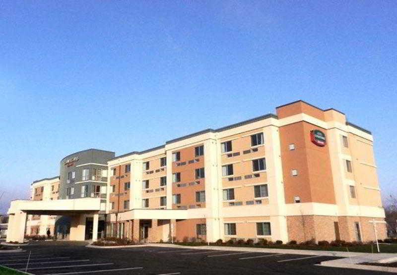 Courtyard Milwaukee Airport Hotel Exterior foto